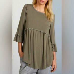 ❤️3/$15❤️ POL Olive Green Top Size M